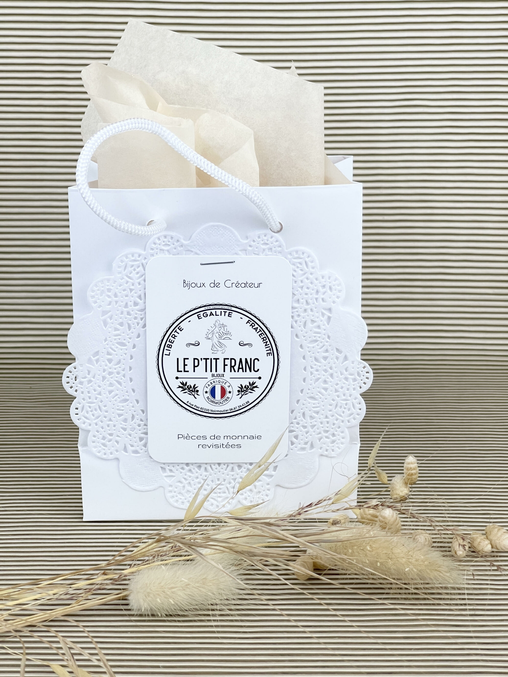 Emballage cadeau, sachet coton floqué au P'tit Franc" et petits sacs pelliculés blanc brillants